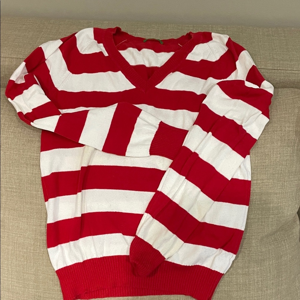 United Colors Of Benetton Red and White V-Neck Sweater